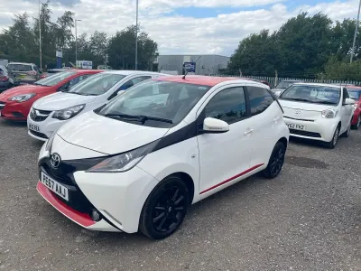Used Toyota Aygo x-press 69 HP (50 kW) 2017 White Hatchback
