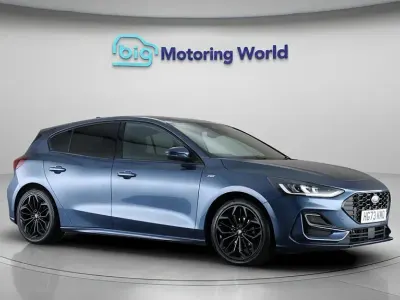 Używany Ford Focus ST-Line X 125 KM (91 kW) 2023 Niebieski Hatchback