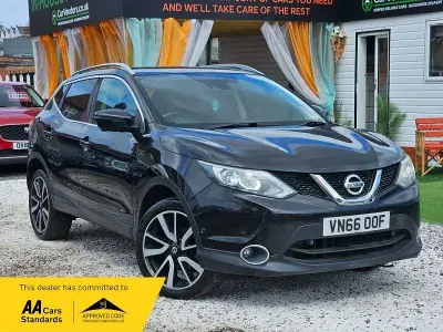 Używany Nissan Qashqai Tekna 130 KM (95 kW) 2016 Czarny SUV