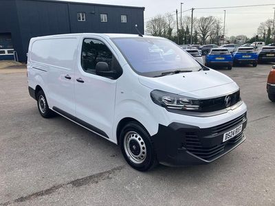Used Vauxhall Vivaro 145 HP (106 kW) 2024 White MPV