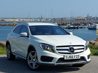 Mercedes GLA220