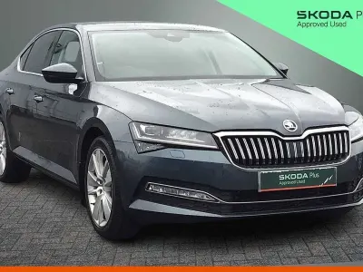 Usado Skoda Superb SE L 110 CV (80 kW) 2020 Gris Utilitario