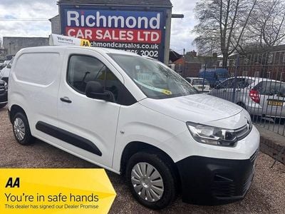 Used Citroën Berlingo 75 HP (55 kW) 2018 White MPV
