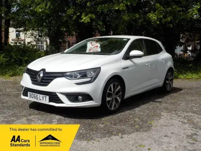 Used Renault Mégane Dynamique 110 HP (80 kW) 2016 White Hatchback