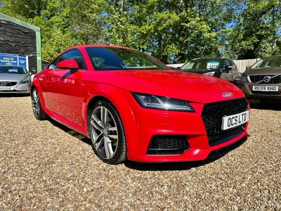 Begagnad Audi TT S-Line 184 HK (135 kW) 2016 Röd Sportkupé