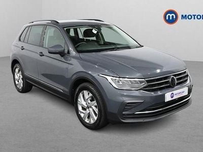 Usado VW Tiguan Life 150 HP (110 kW) 2022 Cinzento SUV