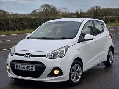 White Used 2016 Hyundai i10 SE Hatchback | £4,995 (Fair price)