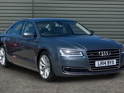 Usado Audi A8 Comfort 258 HP (189 kW) 2014 Cinzento Sedan