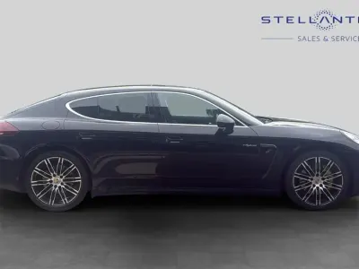Used Porsche Panamera 410 HP (301 kW) 2016 Black Hatchback