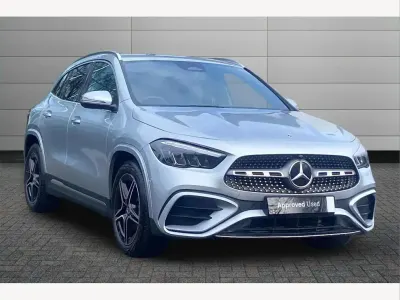 Begagnad Mercedes GLA200 Executive 163 HK (119 kW) 2024 Silver SUV