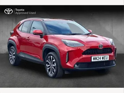 Used Toyota Yaris Cross Design 114 HP (83 kW) 2024 Scarlet flare SUV