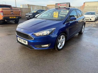 Used Ford Focus Zetec 125 HP (91 kW) 2015 Blue Hatchback