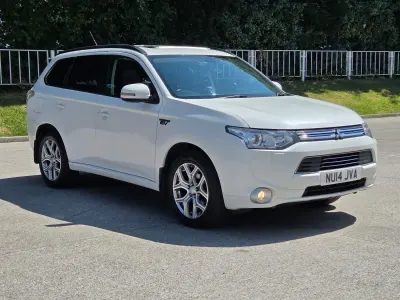 Used Mitsubishi Outlander P-HEV 2014 White Estate