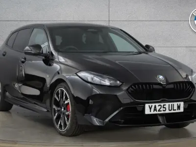 Usado BMW 120 M Sport 168 CV (123 kW) 2025 Negro Utilitario