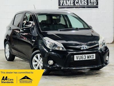 Second-hand Toyota Yaris Hybrid T4 2013 Negru Hatchback