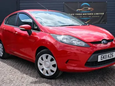 Używany Ford Fiesta 82 KM (60 kW) 2011 Czerwony Hatchback