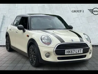 Used Mini Cooper Hatch 134 HP (98 kW) 2017 White Hatchback