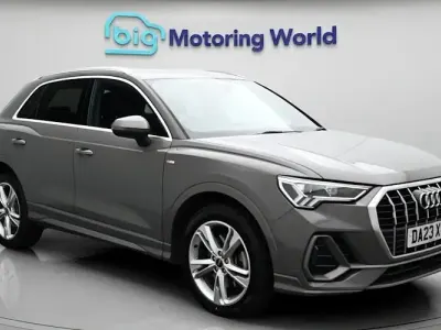 Używany Audi Q3 S-Line 245 KM (180 kW) 2023 Szary SUV