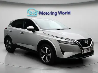 Używany Nissan Qashqai N-Connecta 140 KM (102 kW) 2022 Srebrny SUV