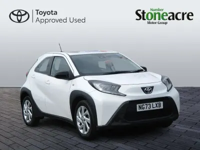 Used Toyota Aygo X PURE 72 HP (52 kW) 2023 White SUV
