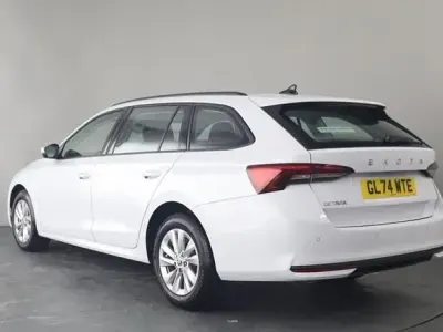 Used Skoda Octavia SE Technology 116 HP (85 kW) 2024 White Estate
