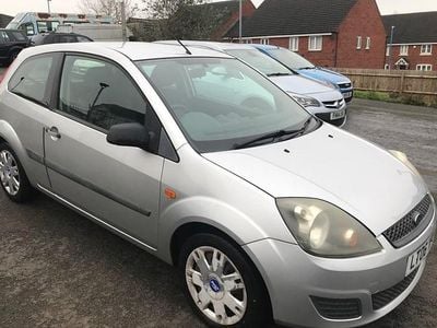 Silver metallic Used 2006 Ford Fiesta Style Hatchback | £1,495 (Fair price)