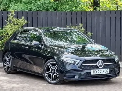 Begagnad Mercedes A200 Executive 163 HK (119 kW) 2022 Svart Halvkombi