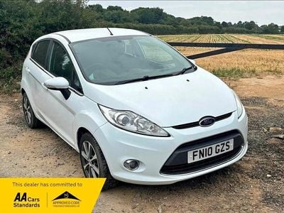 Begagnad Ford Fiesta Zetec 82 HK (60 kW) 2010 Vit Halvkombi