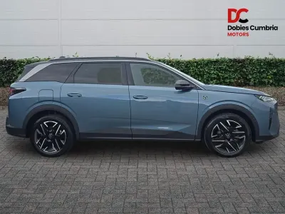 Usado Peugeot 5008 GT 134 HP (98 kW) 2025 Azul SUV
