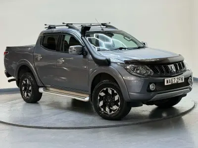 Używany Mitsubishi L200 181 KM (133 kW) 2017 Szary Pickup