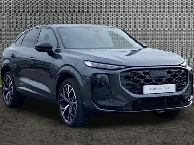 Usado Audi Q3 Comfort 267 HP (196 kW) 2026 Cinzento SUV