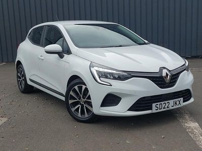 Used Renault Clio V Iconic 90 HP (66 kW) 2022 White Hatchback