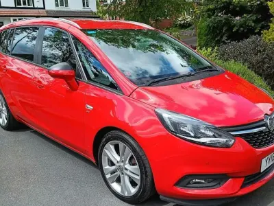 Second-hand Vauxhall Zafira SRi 2018 Roșu Monovolum