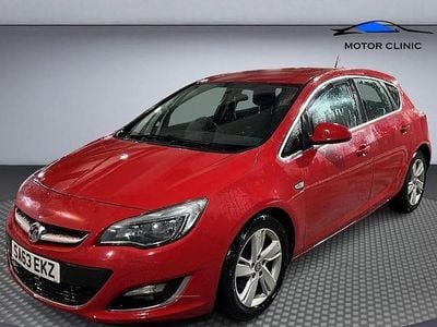 Used Vauxhall Astra SRi 165 HP (121 kW) 2013 Red Hatchback