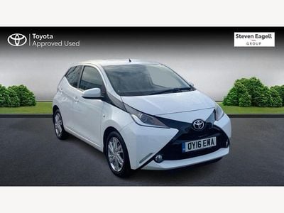 White Used 2016 Toyota Aygo x-press Hatchback | £5,333 (Fair price)