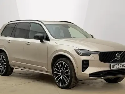 Usado Volvo XC90 Ultra 250 HP (183 kW) 2025 Dourado SUV