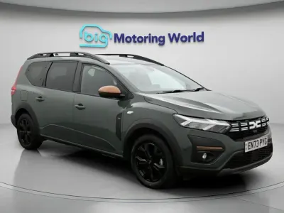 Used Dacia Jogger Extreme 141 HP (103 kW) 2024 Green MPV