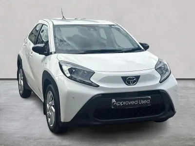 Used Toyota Aygo X PURE 72 HP (52 kW) 2022 White SUV