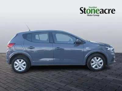 Używany Dacia Sandero Expression 90 KM (66 kW) 2023 Szary Hatchback