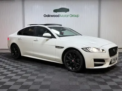 Usado Jaguar XF R-Sport 180 HP (132 kW) 2016 Branco Sedan