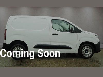 Used Vauxhall Combo 100 HP (73 kW) 2024 White MPV