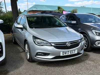 Used Vauxhall Astra Elite 110 HP (80 kW) 2017 Silver Hatchback