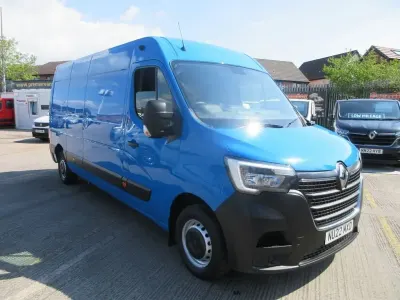 Begagnad Renault Master Business 150 HK (110 kW) 2022 Blå Minibuss