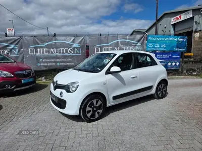 Used Renault Twingo Play 70 HP (51 kW) 2017 White Hatchback