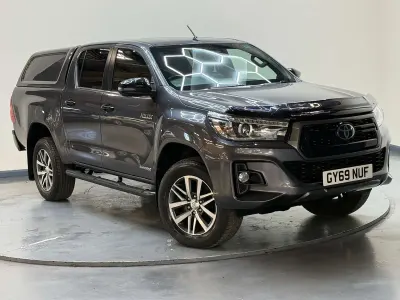 Used Toyota HiLux Luxury 150 HP (110 kW) 2019 Grey Pickup