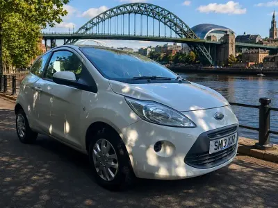 Used Ford Ka 69 HP (50 kW) 2013 White Hatchback