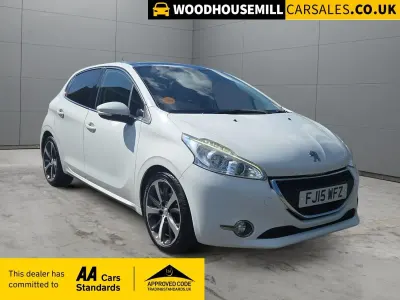 Używany Peugeot 208 2015 Biały Hatchback