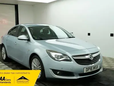 Used Vauxhall Insignia Design Edition 136 HP (100 kW) 2016 Silver Hatchback