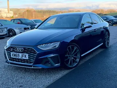 Usado Audi S4 Design 347 HP (255 kW) 2019 Azul Sedan