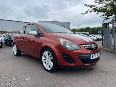 Second-hand Vauxhall Corsa 2014 Roșu Hatchback